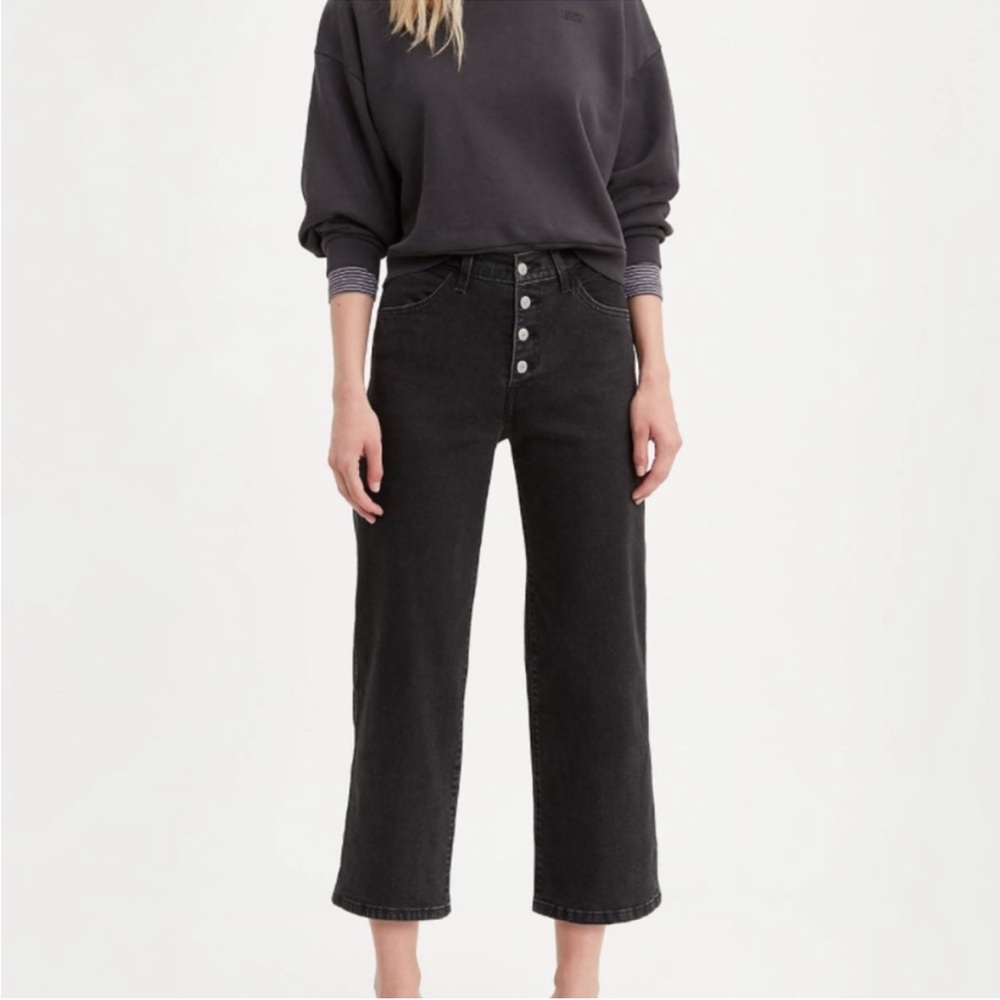 NWT Levi’s Mile High Cropped Wide Leg jeans in black/dark gray